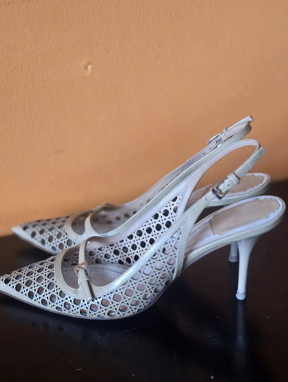 Christian DIOR leather Slingback PUMPS. SZ 37 or 7/6.5 Tan Color